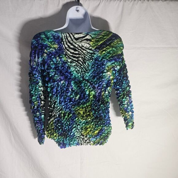 Y2k Blue green animal print bubble popcorn top - Picture 2 of 4